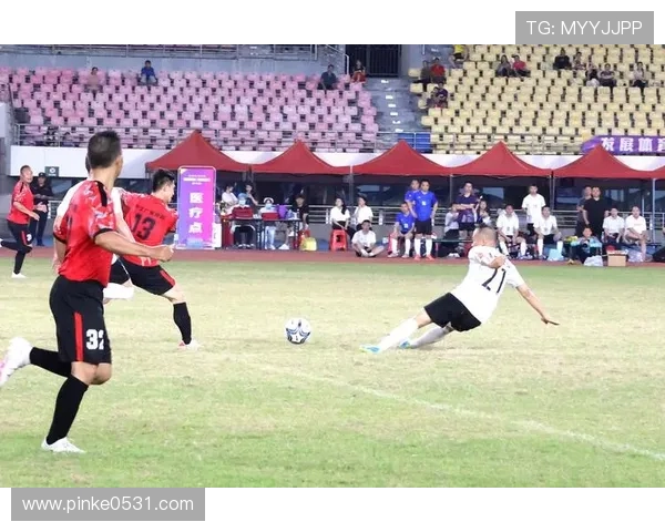 足球赛事中的商业化运作与品牌推广 足球赛事中的商业化运作与品牌推广